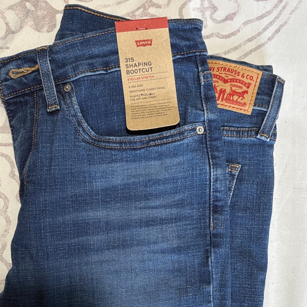 Levi’s 315 Shaping Bootcut Jeans – Women’s Size 30 Dark Wash